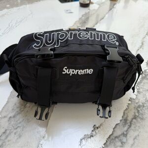 Supreme Black Belt Bag with Sporty Design and Adjustable Straps